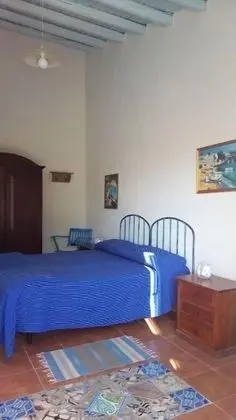 Üç Kişilik Oda, Bahçe Manzaralı (Azzurra)