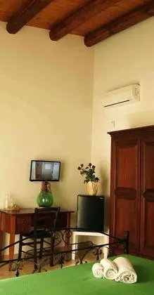 Elite Tek Büyük Yataklı Oda, 1 Büyük (Queen) Boy Yatak, Engellilere Uygun (3)