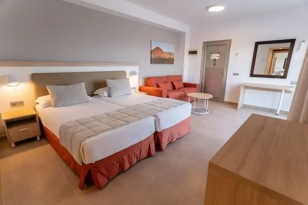 Superior Oda, Deniz Manzaralı (2 adults and 1 child)