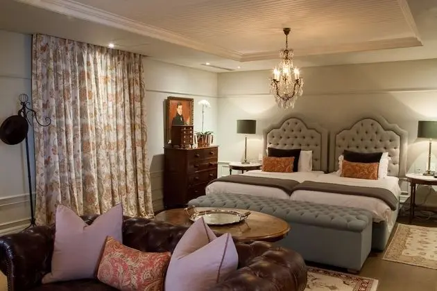 Luxury Oda