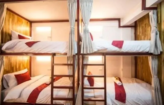 14-Bed Mixed Dormitory