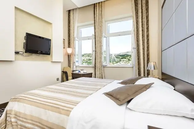 Superior Tek Büyük Yataklı Oda, Marina Manzaralı