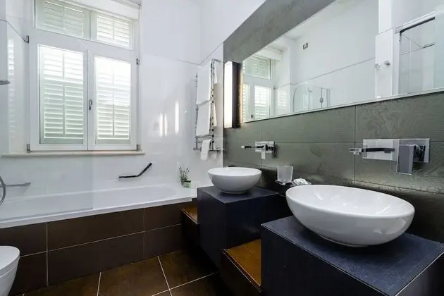 Superior Tek Büyük Yataklı Oda, Marina Manzaralı