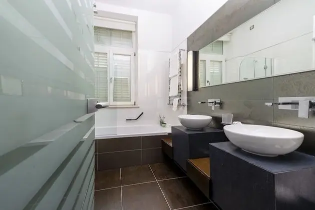 Superior Tek Büyük Yataklı Oda, Marina Manzaralı