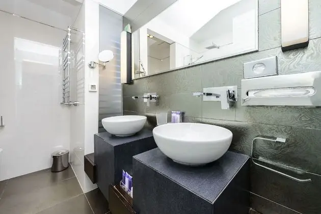 Superior Tek Büyük Yataklı Oda, Marina Manzaralı