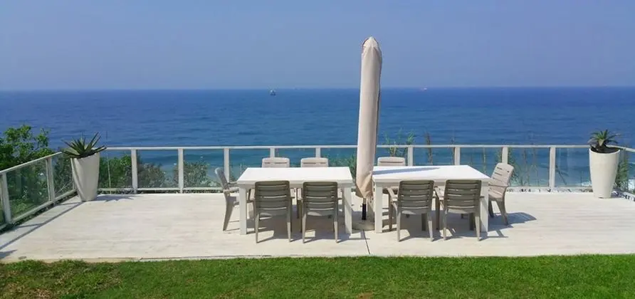 Ev, 5 Yatak Odası, Okyanusa Sıfır