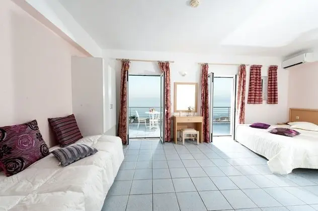 Stüdyo, Deniz Manzaralı (3 adults)