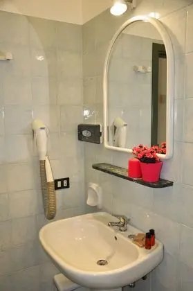 Standard Tek Büyük Yataklı Oda, Kısmi Deniz Manzarası