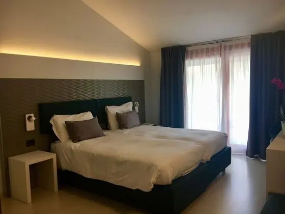 Tek Büyük veya İki Ayrı Yataklı Oda (No Lift)