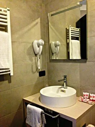 Tek Büyük veya İki Ayrı Yataklı Oda (No Lift)