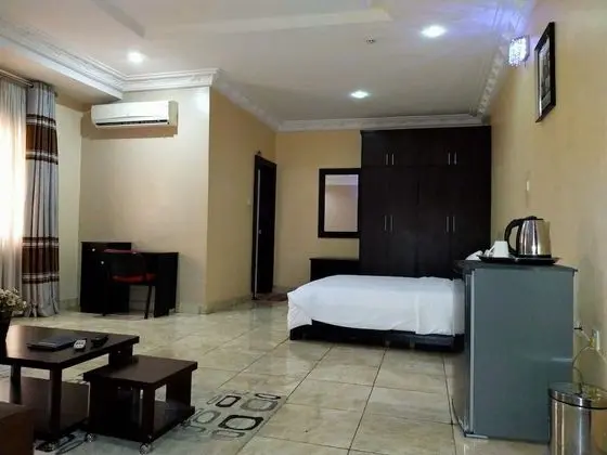 Business Class Suite