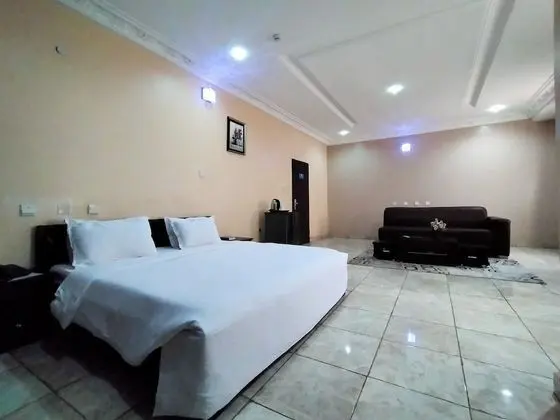 Business Class Suite