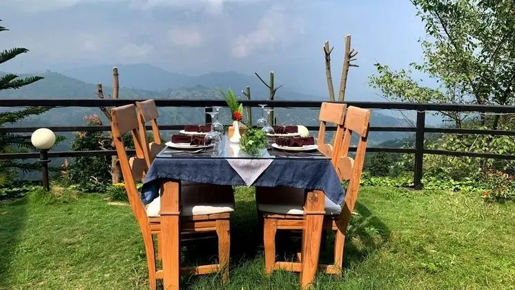 Family Oda, Dağ Manzaralı