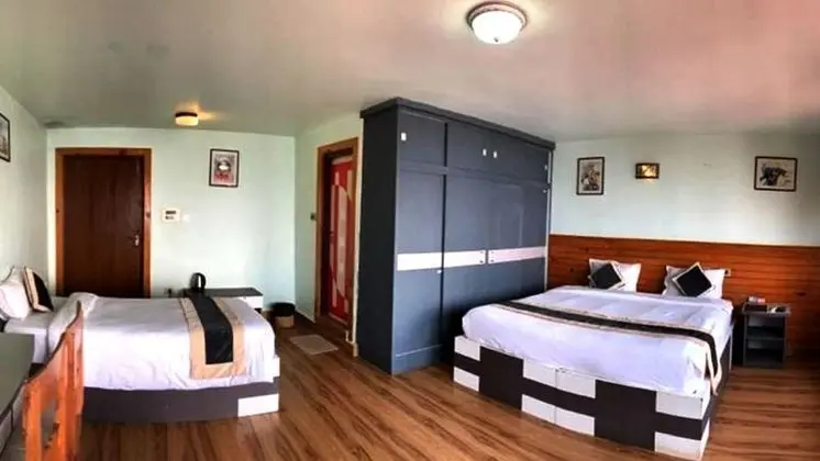 Family Oda, Dağ Manzaralı