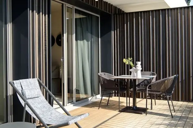 Apart Daire, Göl Manzaralı