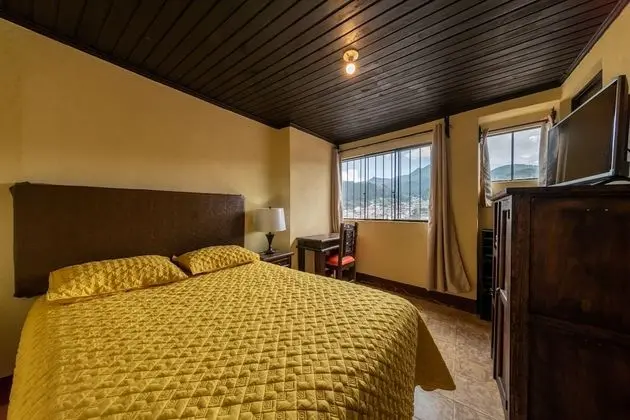 Standard Tek Büyük Yataklı Oda