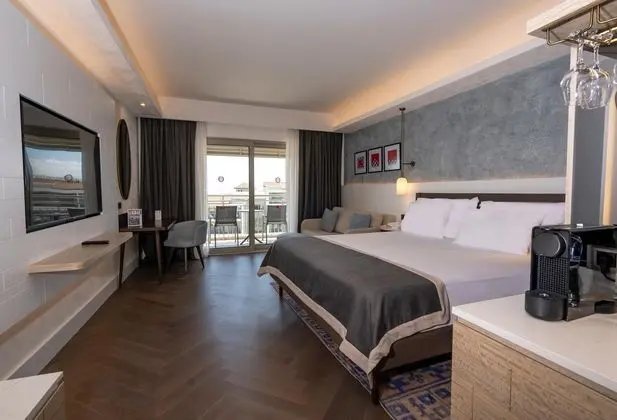 https://images.etstur.com/files/images/hotelImages/TR/50624/l/Lara-Barut-Collection-Oda-388294.jpg