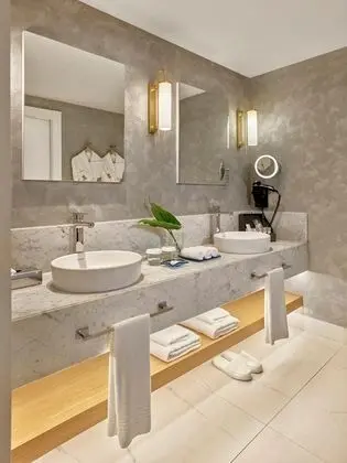 https://images.etstur.com/files/images/hotelImages/TR/50624/l/Lara-Barut-Collection-Oda-388346.jpg