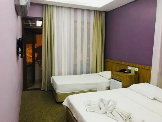 Triple, Şehir Manzaralı