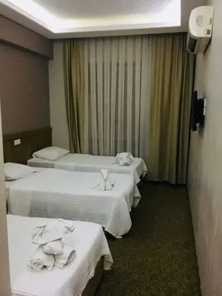 Triple, Şehir Manzaralı