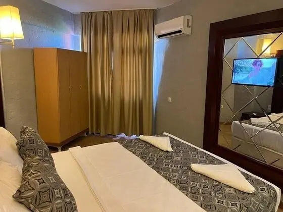 Standard Tek Büyük Yataklı Oda