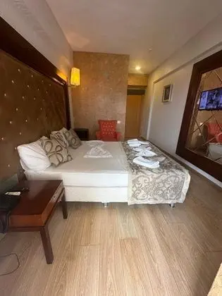 Standard Tek Büyük Yataklı Oda