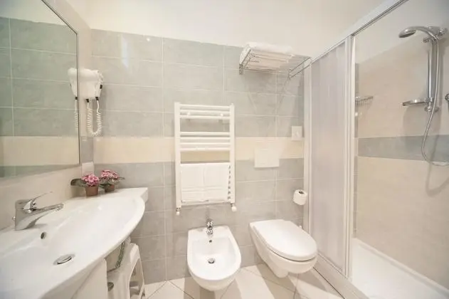 Standard Tek Büyük veya İki Ayrı Yataklı Oda, Balkon
