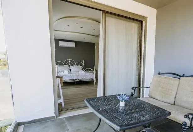 Deluxe Oda, Havuz ve Bahçe Manzaralı, 2. Kat Balkonlu
