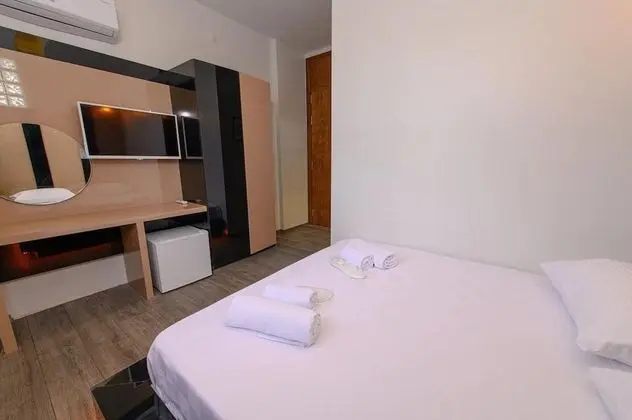 Standart Oda, Kara veya Havuz Manzaralı, Büyük Yataklı