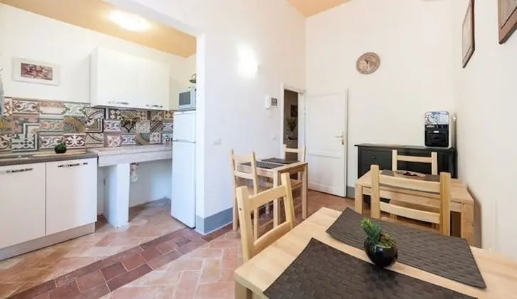 Tek Büyük veya İki Ayrı Yataklı Oda, Ortak Banyo