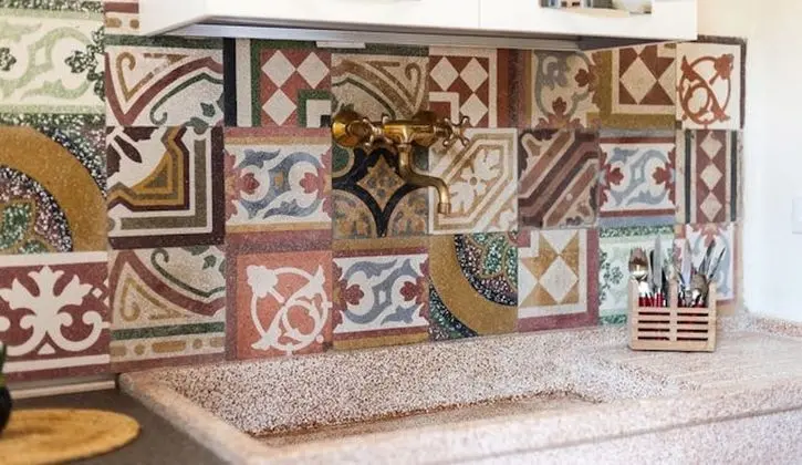 Tek Büyük veya İki Ayrı Yataklı Oda, Ortak Banyo