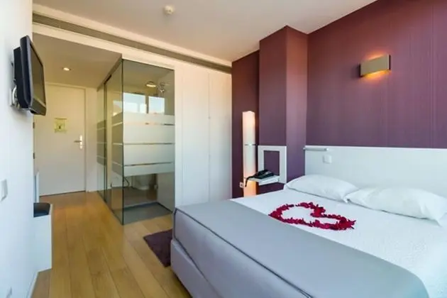 Tek Büyük Yataklı Oda (With views)