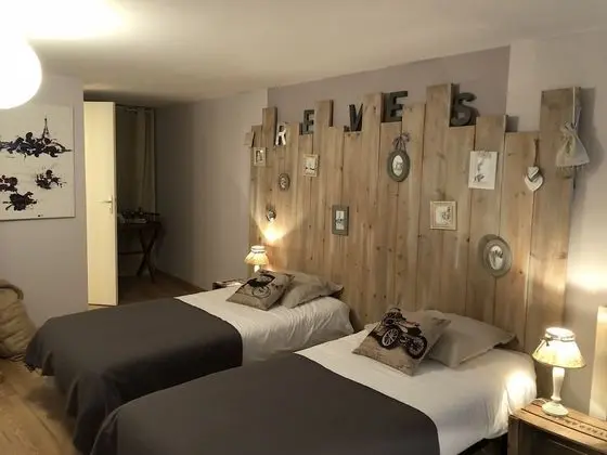 Comfort Üç Kişilik Oda, Banyolu/Duşlu, Avlu Manzaralı (RDC)