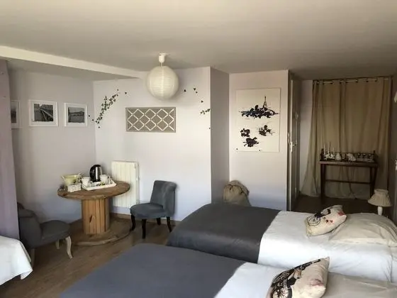 Comfort Üç Kişilik Oda, Banyolu/Duşlu, Avlu Manzaralı (RDC)