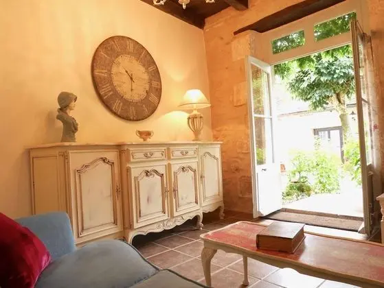 Deluxe Oda (The Garden Room)