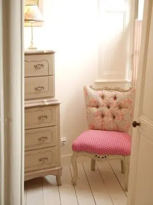 Romantic Oda (The French Room)