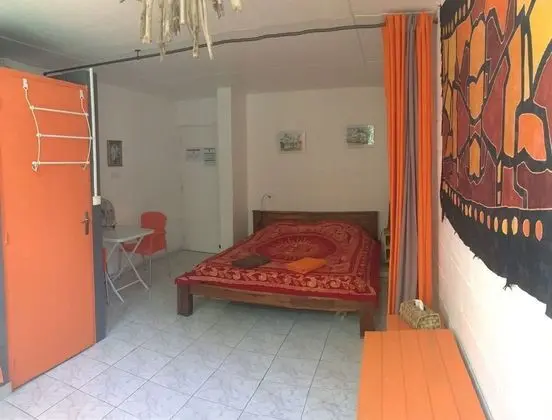 Oda, 1 Büyük (Queen) Boy Yatak, Sigara İçilmez, Bahçe Manzaralı