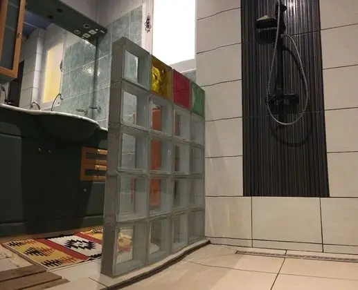Oda, 1 Büyük (Queen) Boy Yatak, Sigara İçilmez, Bahçe Manzaralı