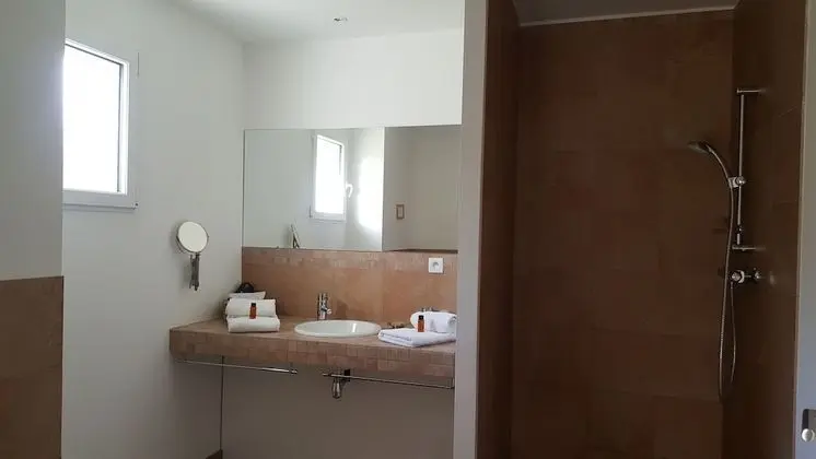 Tek Büyük Yataklı Oda, Bahçe Manzaralı (Bois Flotté)