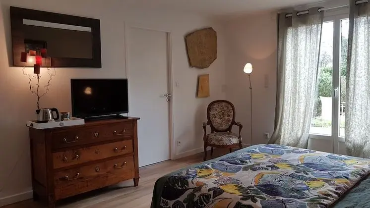 Tek Büyük Yataklı Oda, Bahçe Manzaralı (Bois Flotté)