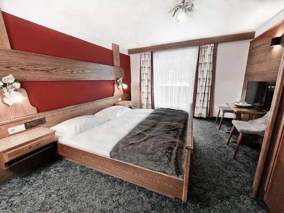 Traditional Oda, Balkon, Dağ Manzaralı