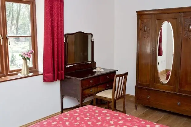 Comfort Tek Büyük Yataklı Oda, Özel Banyo, Avlu Manzaralı