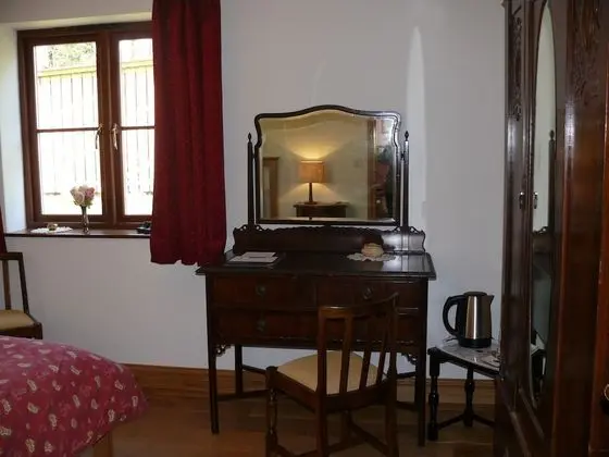 Comfort Tek Büyük Yataklı Oda, Özel Banyo, Avlu Manzaralı