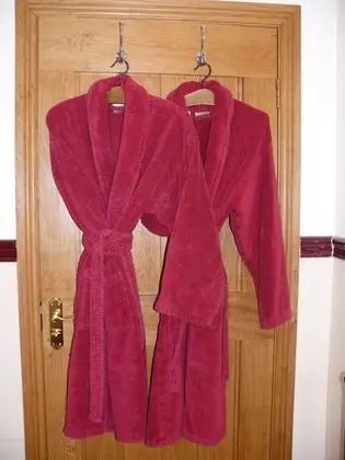 Comfort Tek Büyük Yataklı Oda, Özel Banyo, Avlu Manzaralı