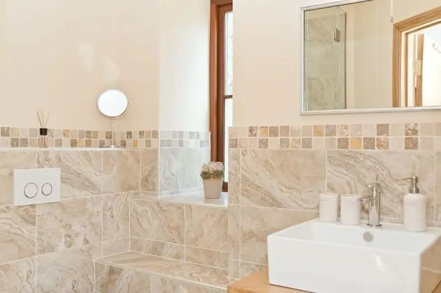 Luxury Tek Büyük Yataklı Oda, Banyolu/Duşlu
