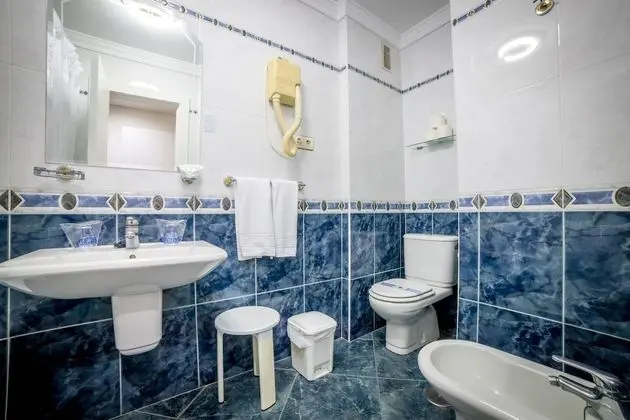 Basic Oda, 2 Tek Kişilik Yatak (with window)