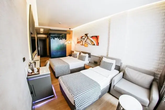 Deluxe Dört Kişilik Oda