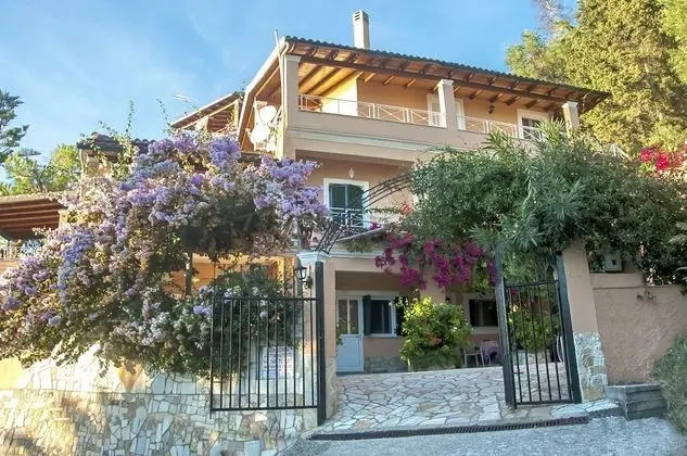 Apart Daire, 2 Yatak Odası, Sigara İçilebilir, Şömine
