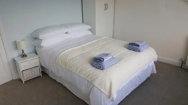 Ev (4 Bedrooms)