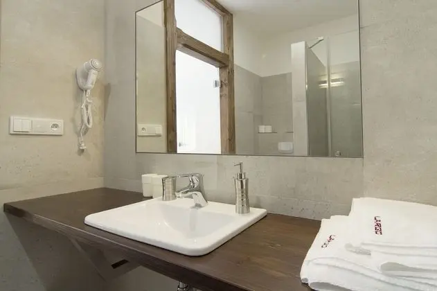 Standard Tek Büyük veya İki Ayrı Yataklı Oda